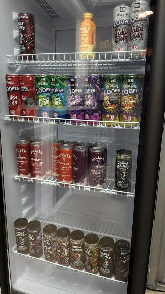 Cold drink case